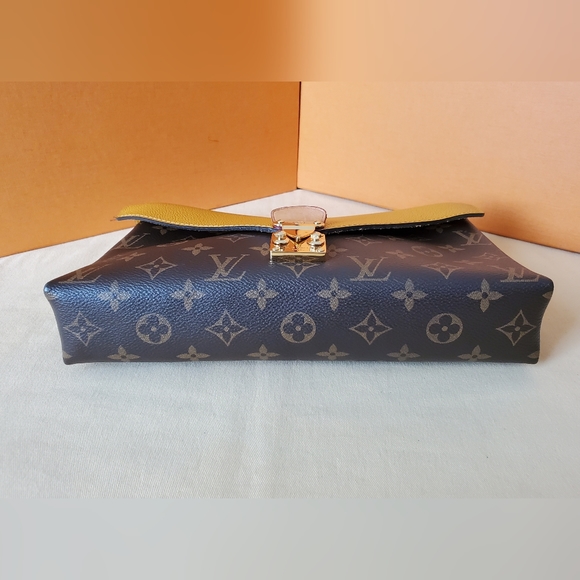 Louis Vuitton Pallas Chain Shoulder Bag - Picture 5 of 16